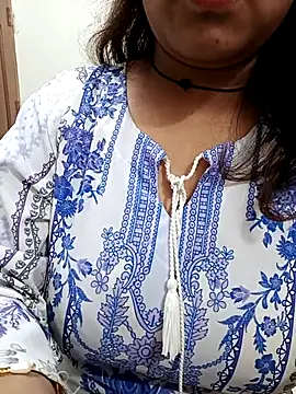 Snapshot of Dayna-36 chatting on 12, 11, 2025 Dayna-36 online show from 12, 11, 2025