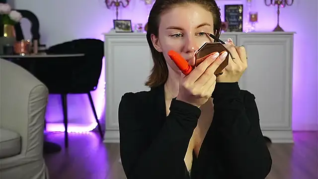 ivyleague  online show from 1, 11, 2025