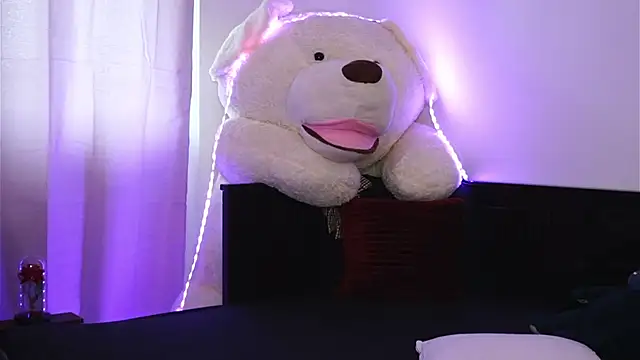 ivyleague  online show from 21, 4, 2026