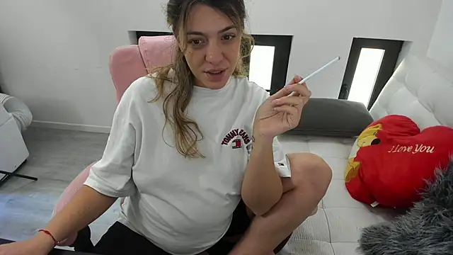 Snapshot of Dyana_Kaylinn chatting on 9, 6, 2026 Dyana Kaylinn online show from 9, 6, 2026