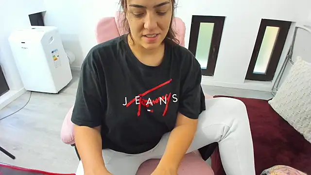 Dyana Kaylinn online show from 22, 9, 2025