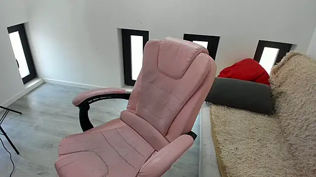 Dyana Kaylinn online show from 24, 2, 2026