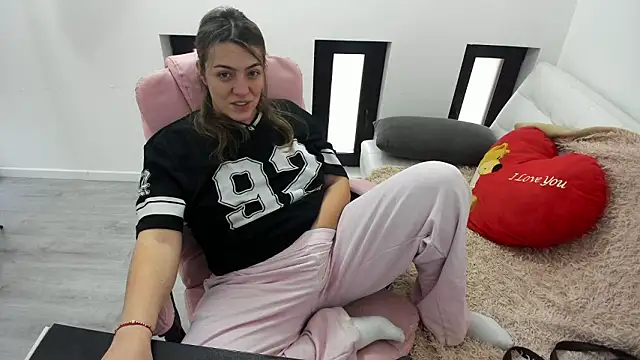 Dyana Kaylinn online show from 12, 3, 2026