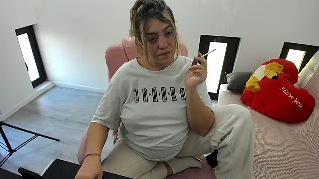 Dyana Kaylinn online show from 24, 4, 2026