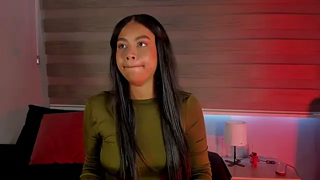 nayah   online show from 25, 11, 2025