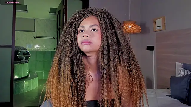 nayah   online show from 14, 10, 2025