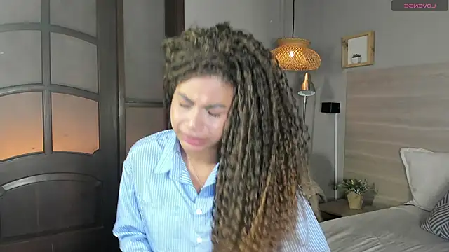 nayah   online show from 28, 2, 2026