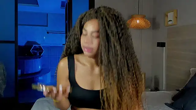 nayah   online show from 7, 10, 2025