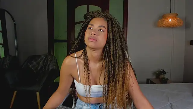 nayah   online show from 31, 10, 2025