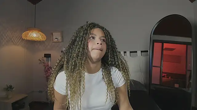 nayah   online show from 10, 3, 2025