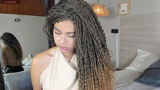 nayah   online show from 11, 4, 2026