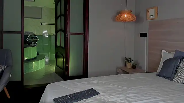 nayah   online show from 4, 11, 2025