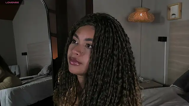 nayah   online show from 10, 4, 2026