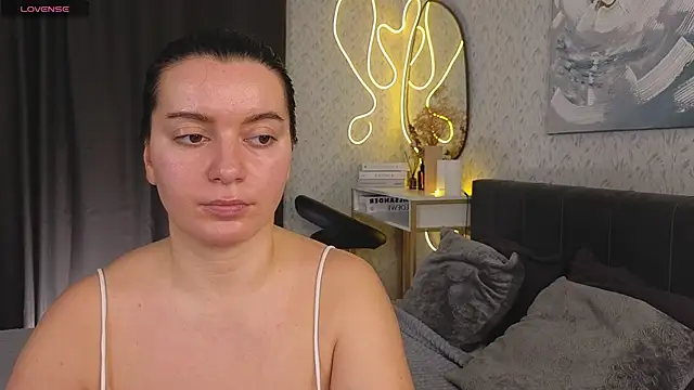 Snapshot of YourSweetDream_ chatting on 7, 3, 2025 YourSweetDream online show from 7, 3, 2025