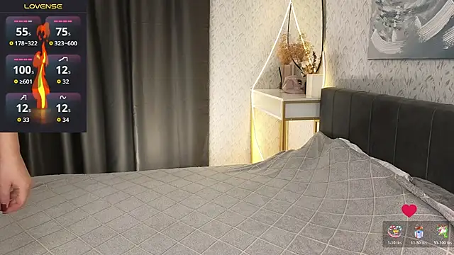 Snapshot of YourSweetDream_ chatting on 25, 11, 2025 YourSweetDream online show from 25, 11, 2025