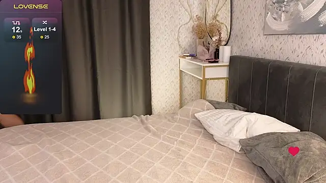 Snapshot of YourSweetDream_ chatting on 18, 9, 2025 YourSweetDream online show from 18, 9, 2025