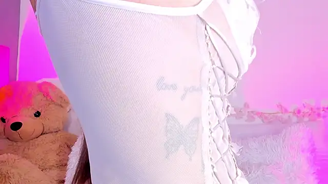 Snapshot of rosemonrooe chatting on 25, 10, 2025 rosemonrooe online show from 25, 10, 2025