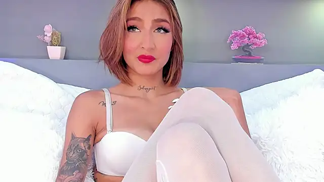 Snapshot of rosemonrooe chatting on 1, 10, 2025 rosemonrooe online show from 1, 10, 2025