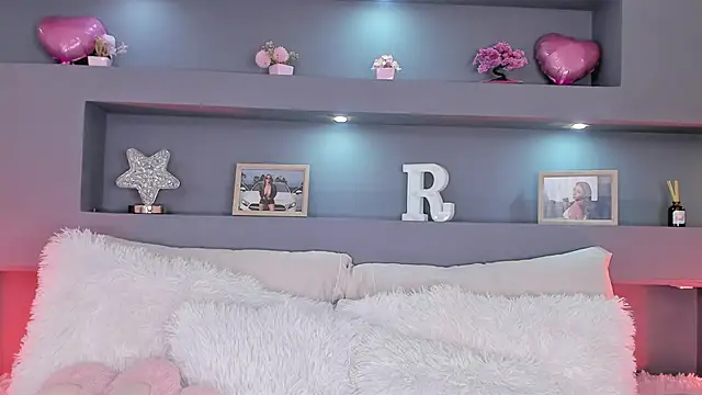 Snapshot of rosemonrooe chatting on 11, 10, 2025 rosemonrooe online show from 11, 10, 2025