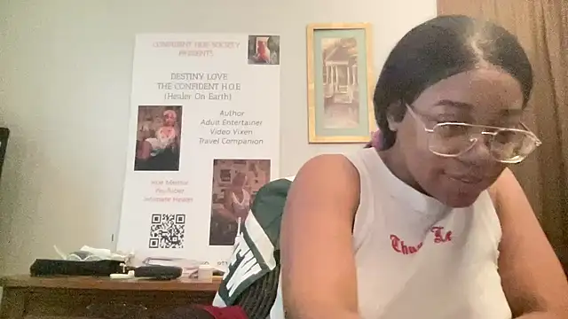 MommyConfident online show from 10, 5, 2026