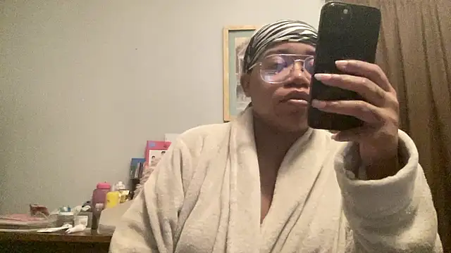 MommyConfident online show from 10, 1, 2026