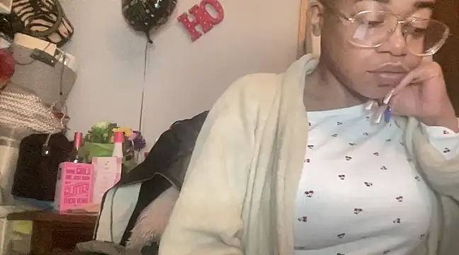 MommyConfident online show from 17, 2, 2025