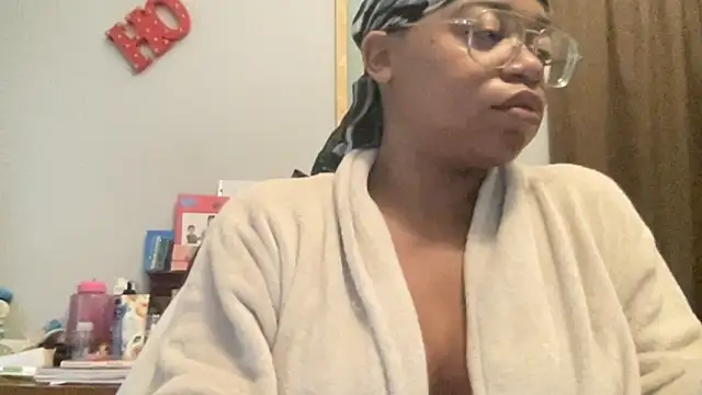 MommyConfident online show from 8, 10, 2025