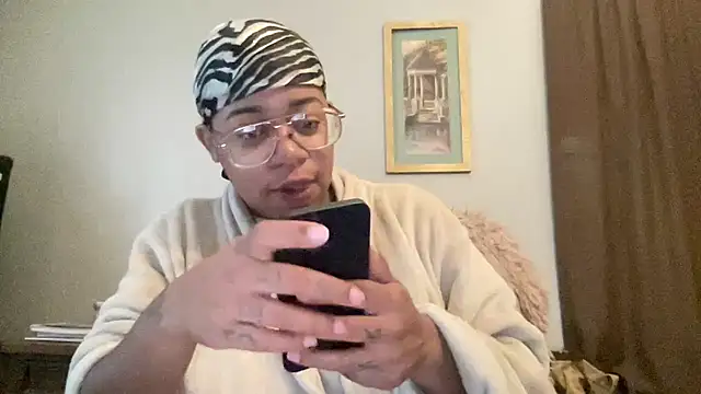 MommyConfident online show from 18, 11, 2025