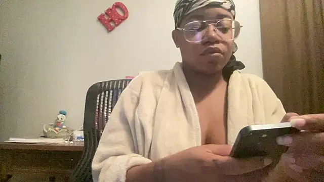 MommyConfident online show from 30, 10, 2025