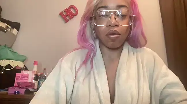 MommyConfident online show from 3, 3, 2025