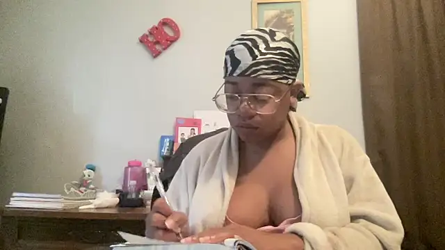 MommyConfident online show from 28, 10, 2025