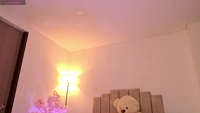 KaylaCollinsX online show from 12, 4, 2026