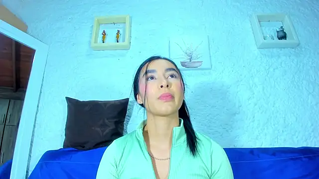 Snapshot of emiily_s chatting on 11, 3, 2025 emiily s online show from 11, 3, 2025