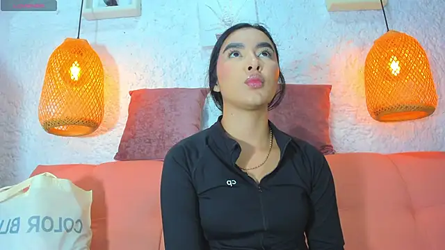 Snapshot of emiily_s chatting on 14, 10, 2025 emiily s online show from 14, 10, 2025