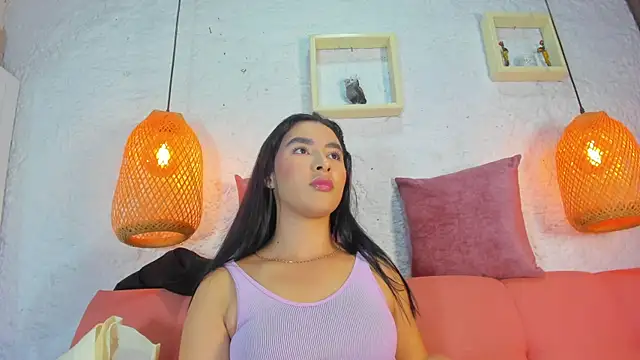 Snapshot of emiily_s chatting on 11, 11, 2025 emiily s online show from 11, 11, 2025