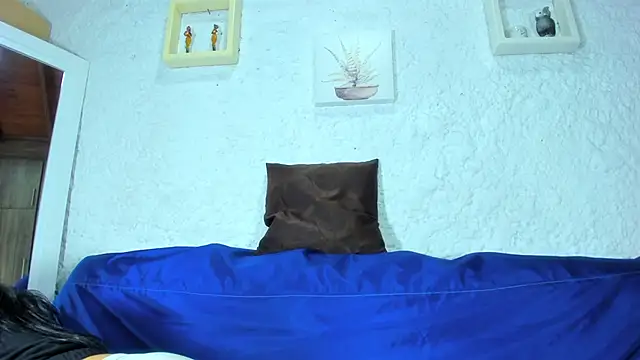 Snapshot of emiily_s chatting on 14, 3, 2025 emiily s online show from 14, 3, 2025