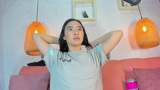 Snapshot of emiily_s chatting on 19, 11, 2025 emiily s online show from 19, 11, 2025