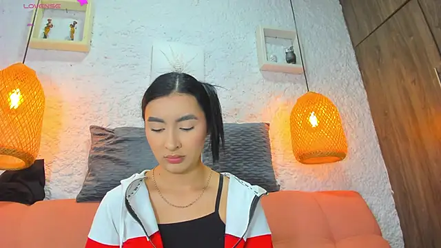 Snapshot of emiily_s chatting on 17, 9, 2025 emiily s online show from 17, 9, 2025