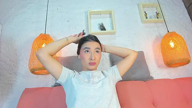 Snapshot of emiily_s chatting on 8, 11, 2025 emiily s online show from 8, 11, 2025