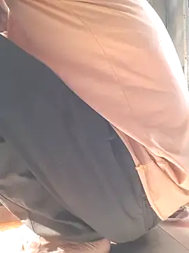 Snapshot of Burhade-- chatting on 6, 11, 2025 Burhade-- online show from 6, 11, 2025