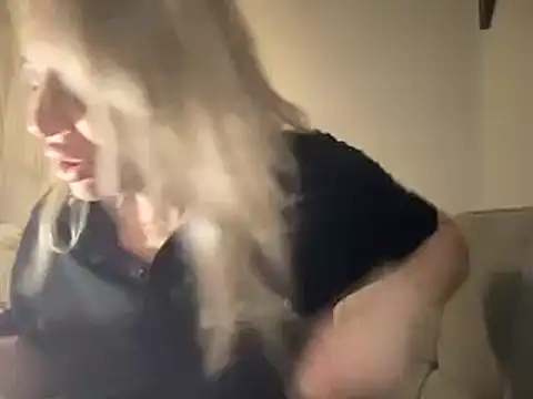 ALEXADANIELLE online show from 2, 2, 2025