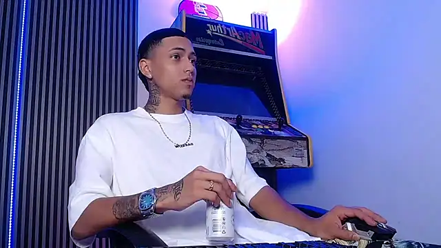 Liam lee online show from 4, 3, 2025