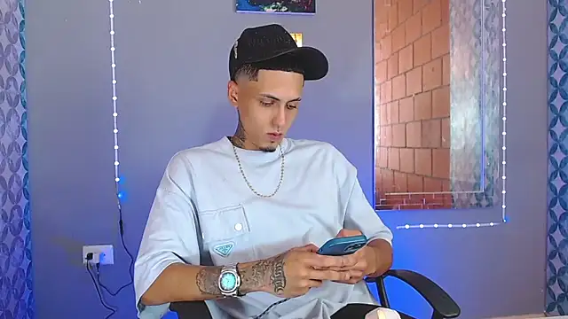 Snapshot of Liam_lee chatting on 4, 6, 2026 Liam lee online show from 4, 6, 2026