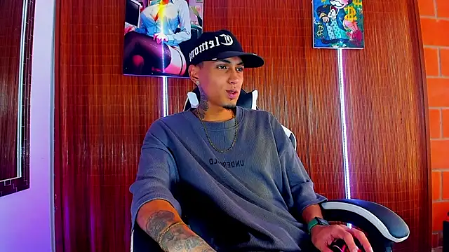 Snapshot of Liam_lee chatting on 8, 2, 2026 Liam lee online show from 8, 2, 2026