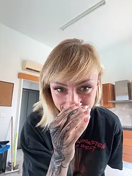 haileyhope  online show from 3, 10, 2025