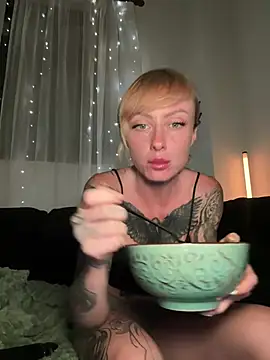 haileyhope  online show from 9, 5, 2026