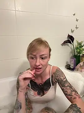 haileyhope  online show from 22, 3, 2026