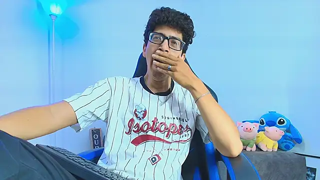 TylerWhite  online show from 26, 9, 2025