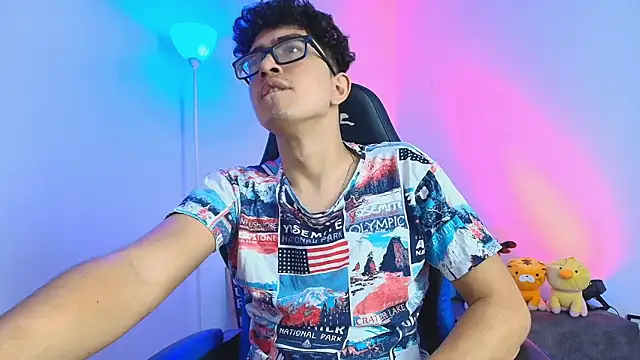 TylerWhite  online show from 17, 12, 2025