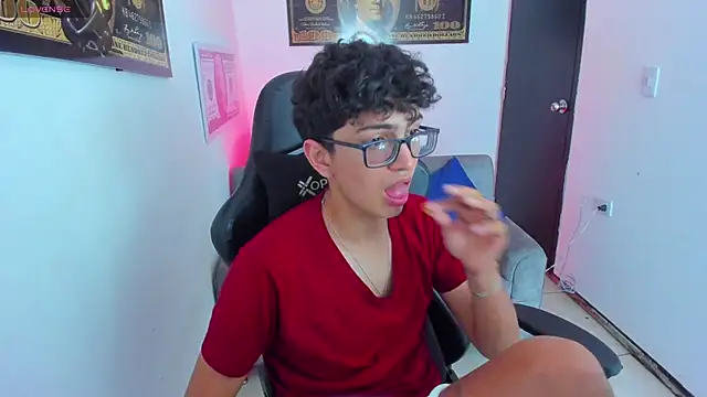 TylerWhite  online show from 18, 3, 2025